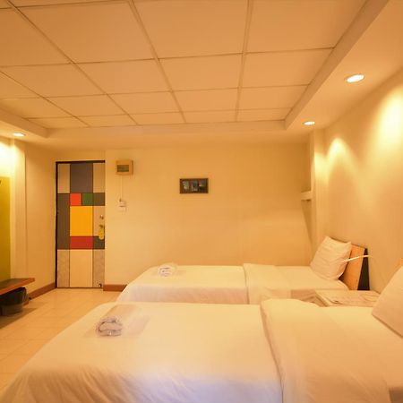 Room At Prachachuen Nonthaburi Exterior foto